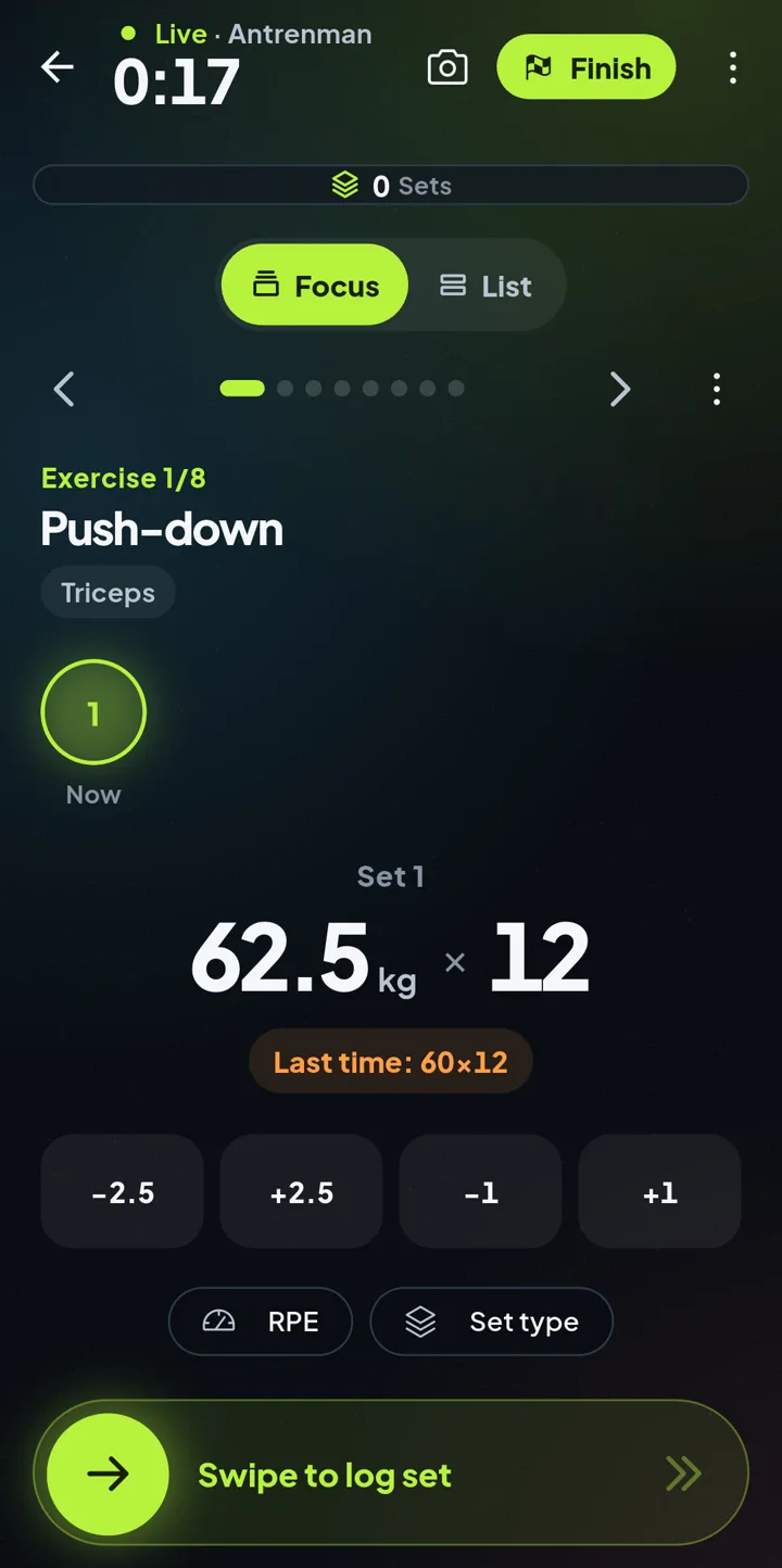 Pactra focus workout screen: set weight, reps, last time's numbers and swipe to log